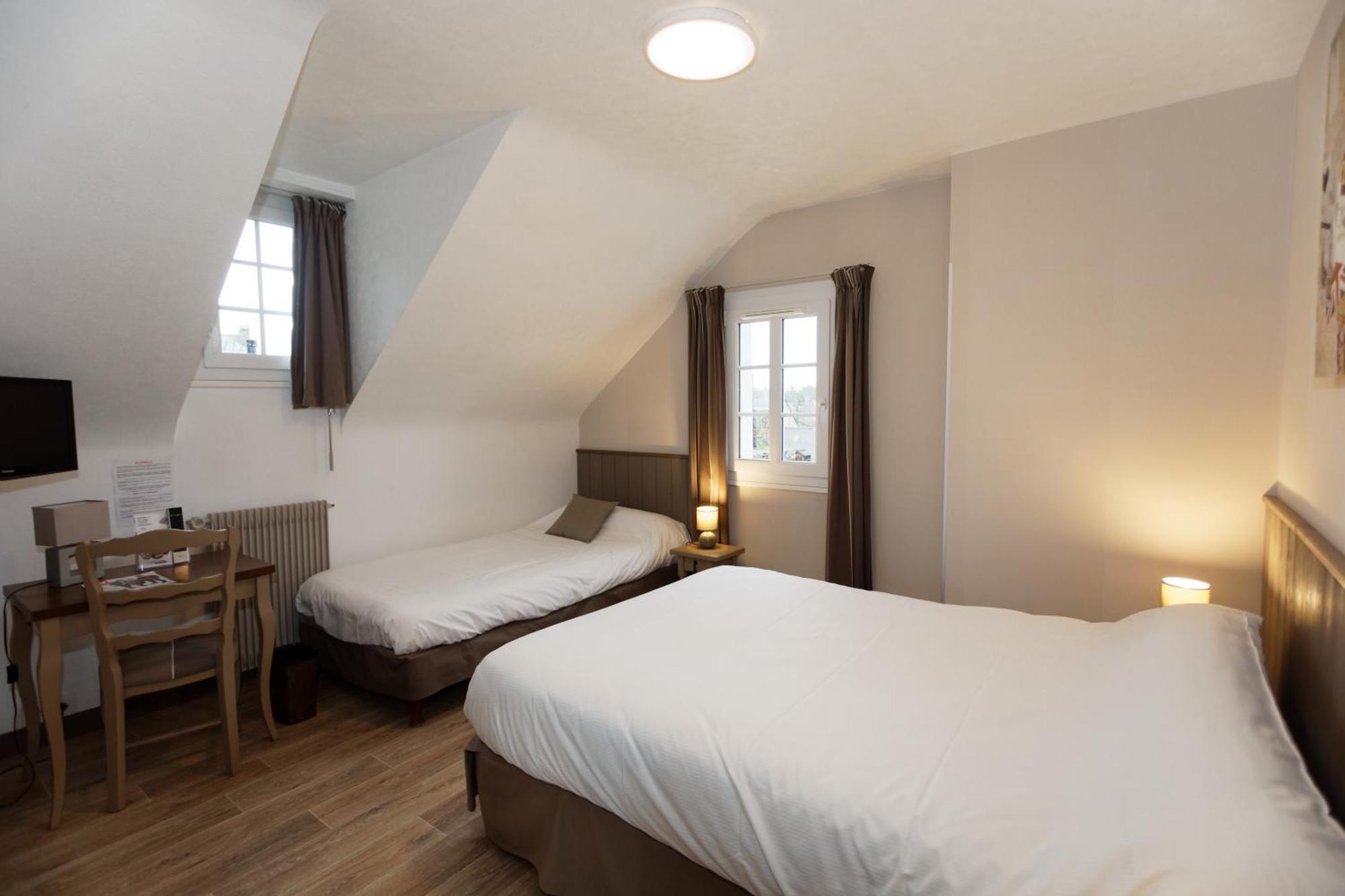 Contact Hotel - Hotel Le Lion D'Or 람발 객실 사진