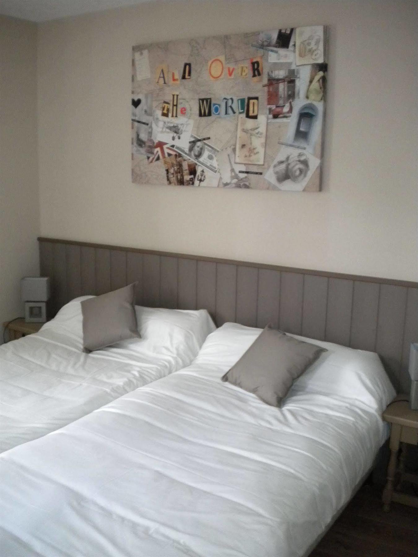 Contact Hotel - Hotel Le Lion D'Or 람발 외부 사진