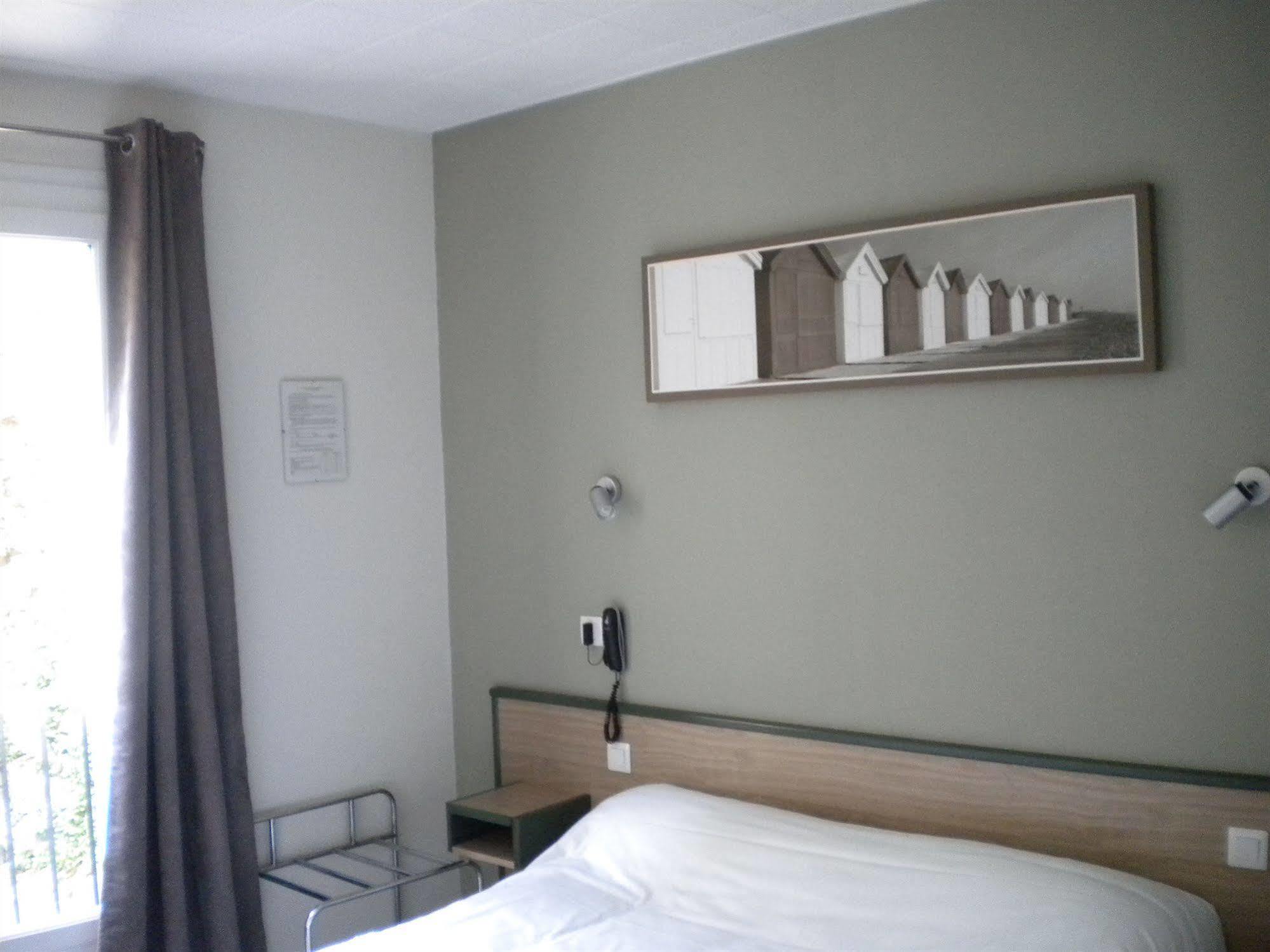 Contact Hotel - Hotel Le Lion D'Or 람발 외부 사진