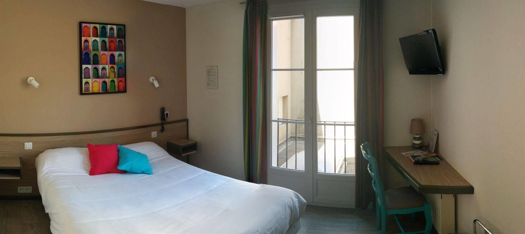 Contact Hotel - Hotel Le Lion D'Or 람발 외부 사진